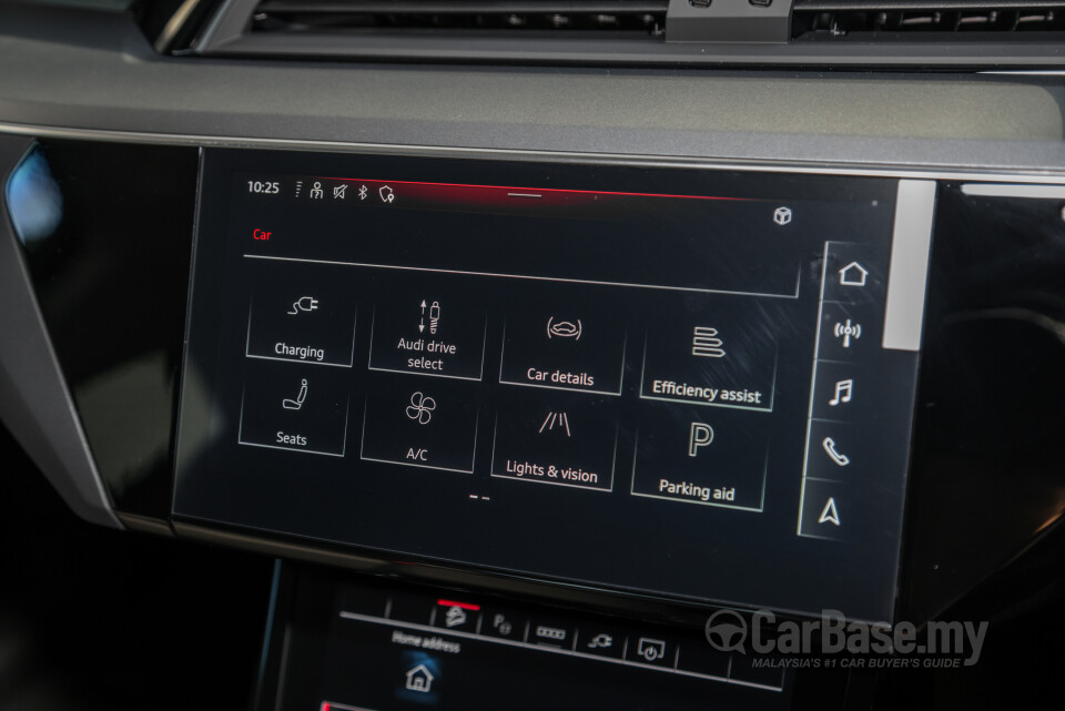 Audi Q8 e-tron Mk1 (2023) Interior