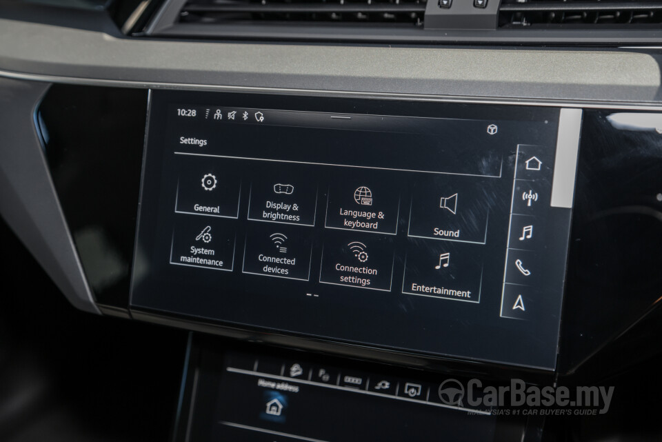 Audi Q8 e-tron Mk1 (2023) Interior