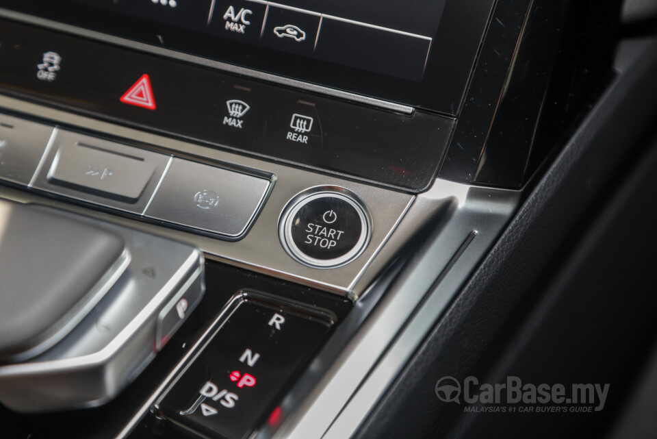 Audi Q8 e-tron Mk1 (2023) Interior