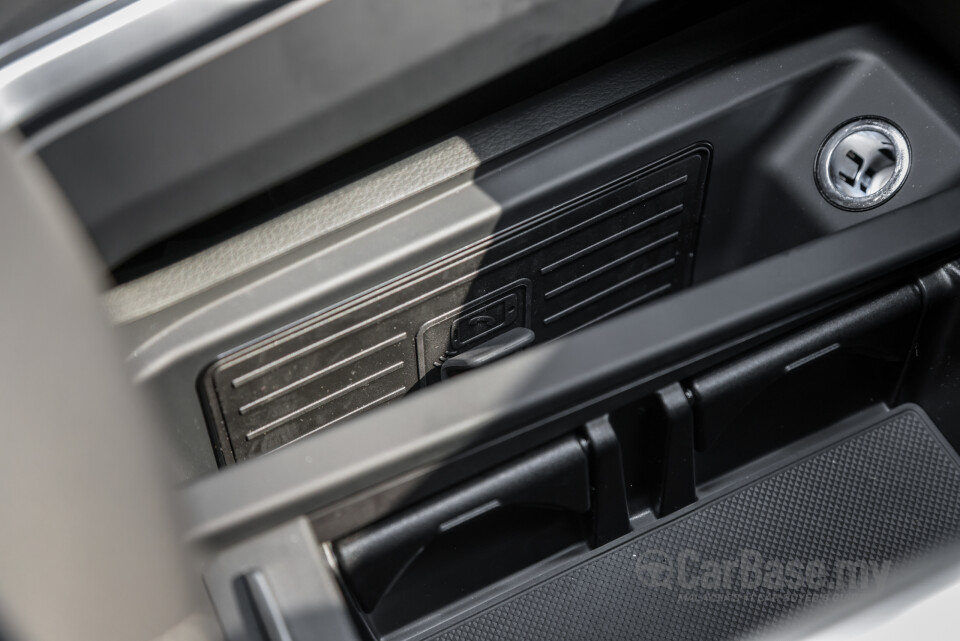 Audi Q8 e-tron Mk1 (2023) Interior