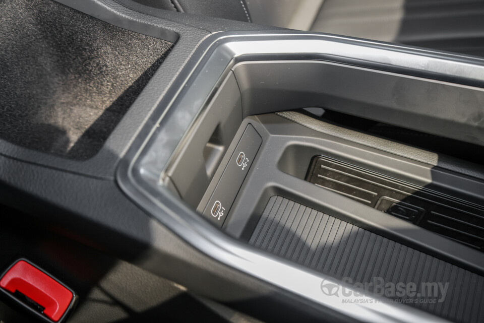 Audi Q8 e-tron Mk1 (2023) Interior