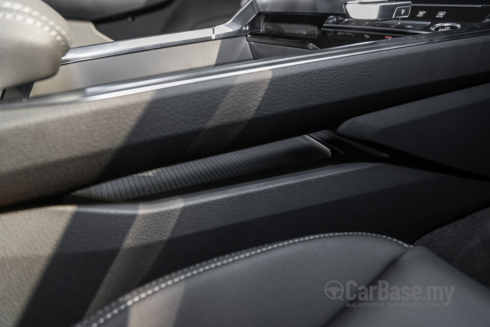 Audi Q8 e-tron Mk1 (2023) Interior