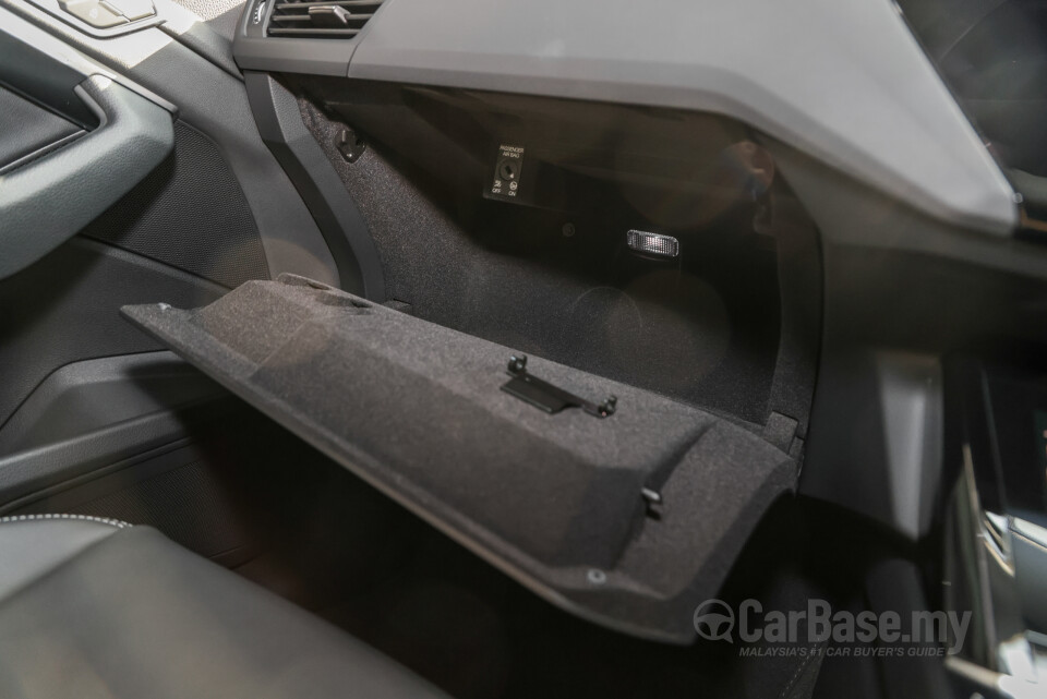 Audi Q8 e-tron Mk1 (2023) Interior
