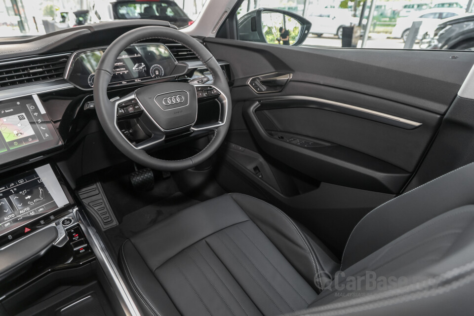 Audi Q8 e-tron Mk1 (2023) Interior