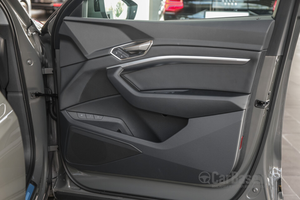 Audi Q8 e-tron Mk1 (2023) Interior