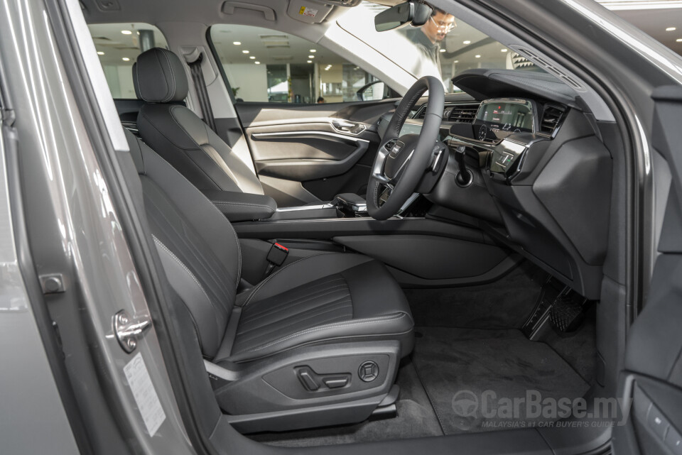 Audi Q8 e-tron Mk1 (2023) Interior