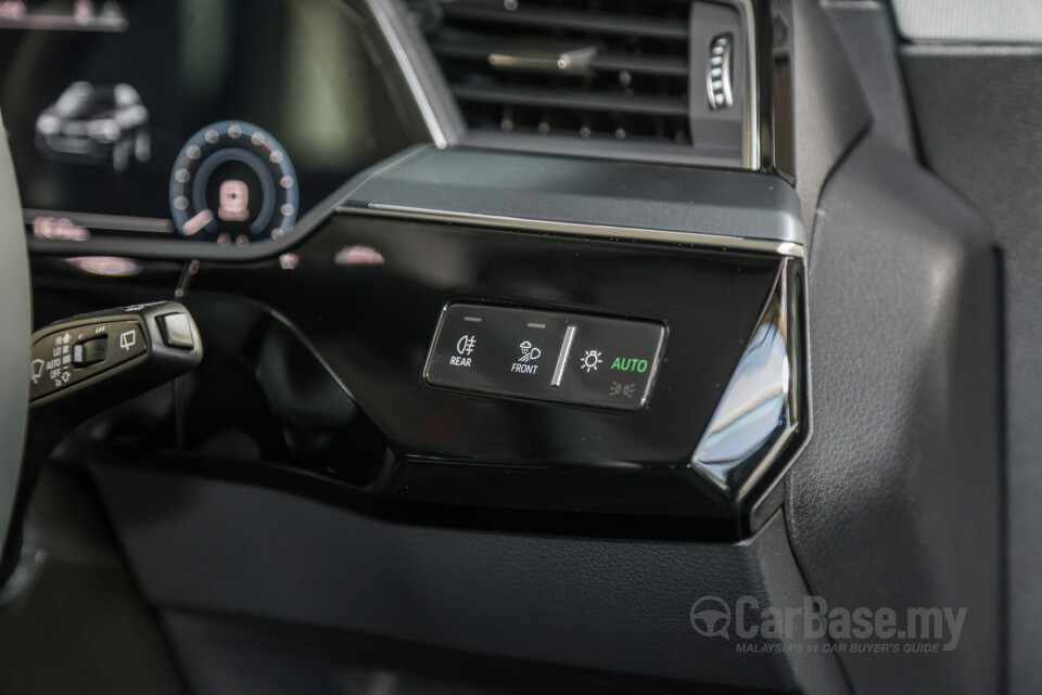 Audi Q8 e-tron Mk1 (2023) Interior