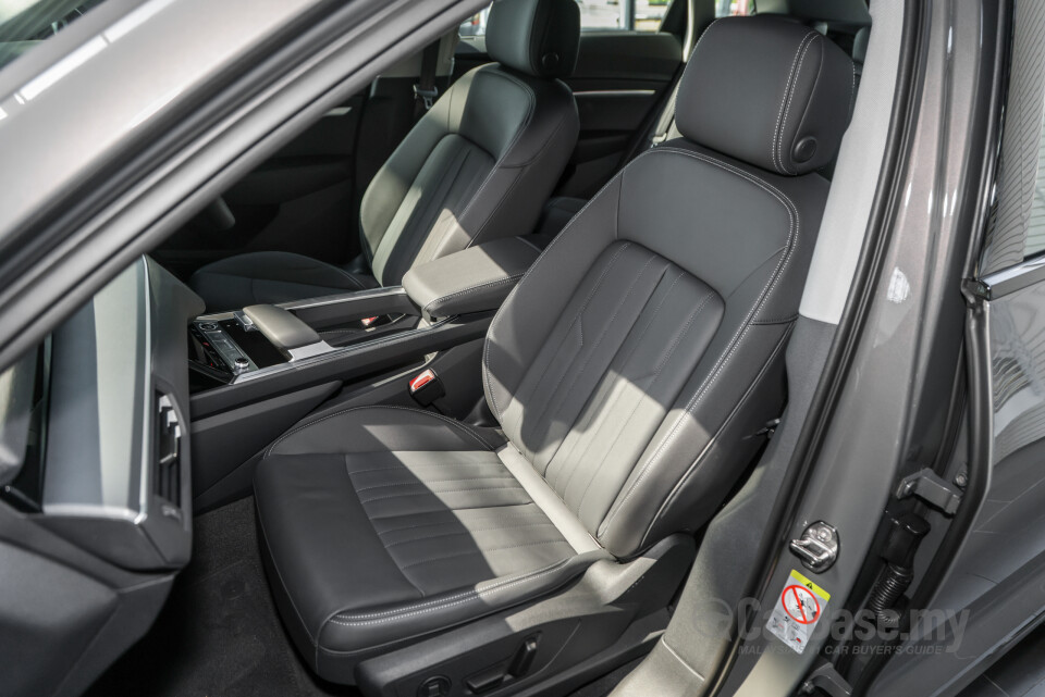 Audi Q8 e-tron Mk1 (2023) Interior