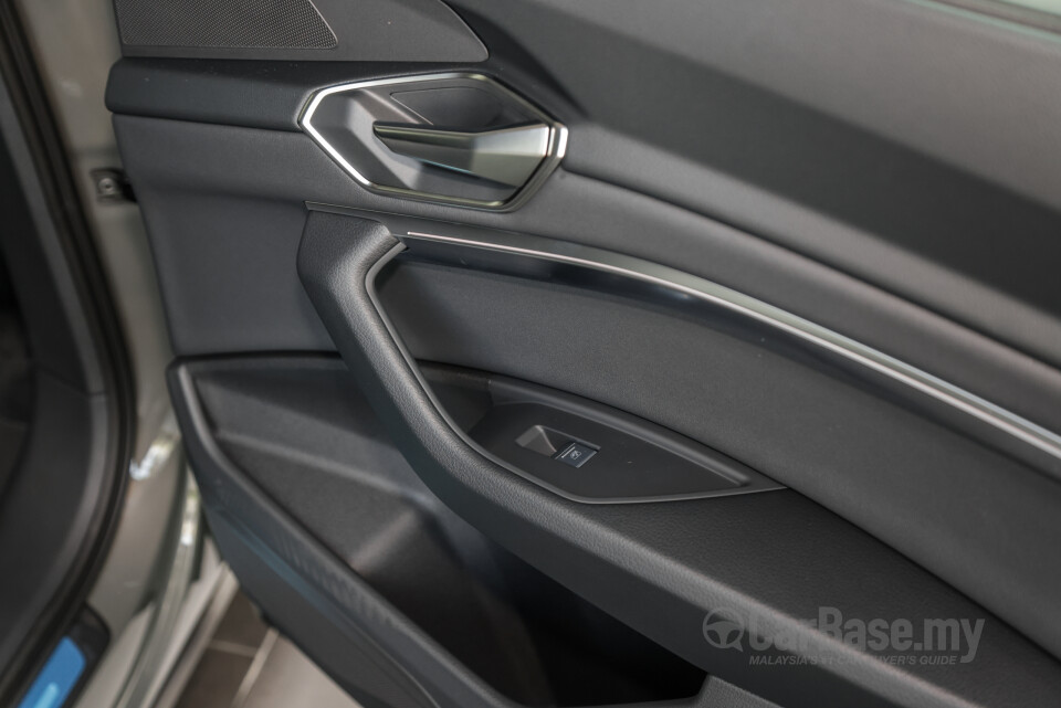 Audi Q8 e-tron Mk1 (2023) Interior