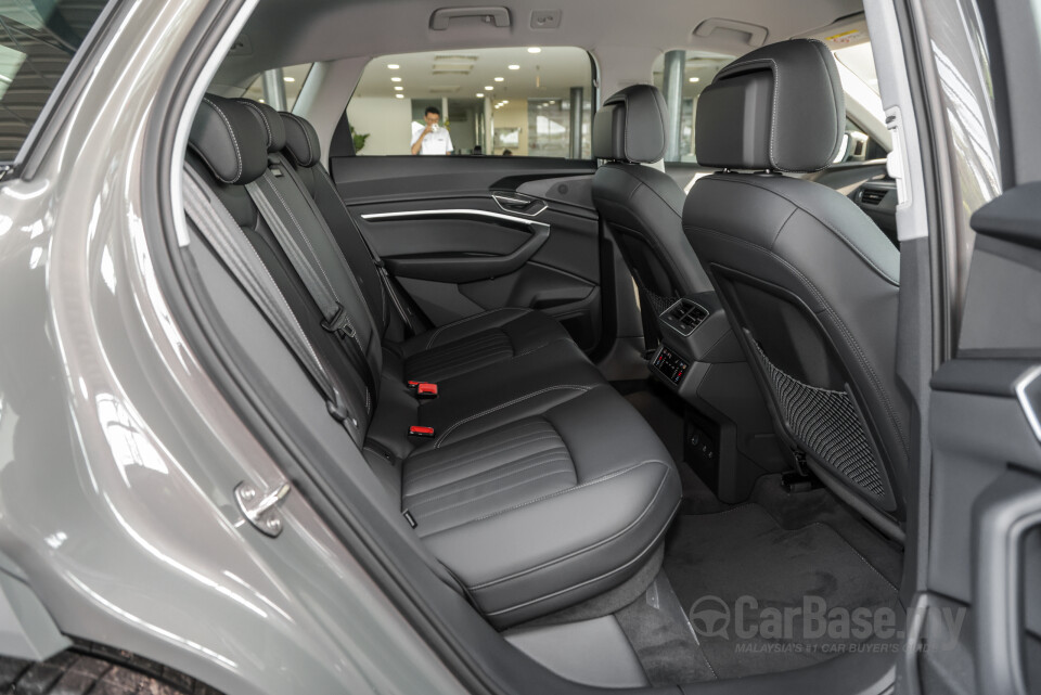 Audi Q8 e-tron Mk1 (2023) Interior
