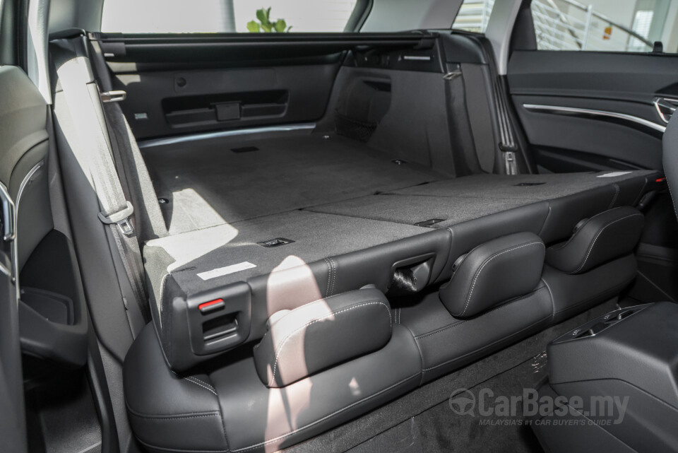 Audi Q8 e-tron Mk1 (2023) Interior