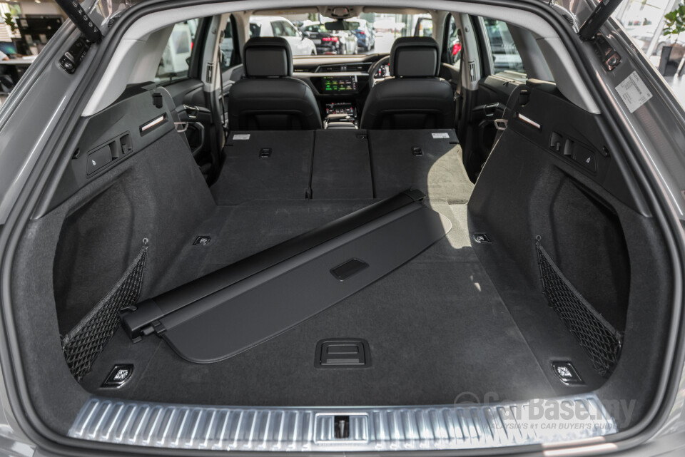 Audi Q8 e-tron Mk1 (2023) Interior