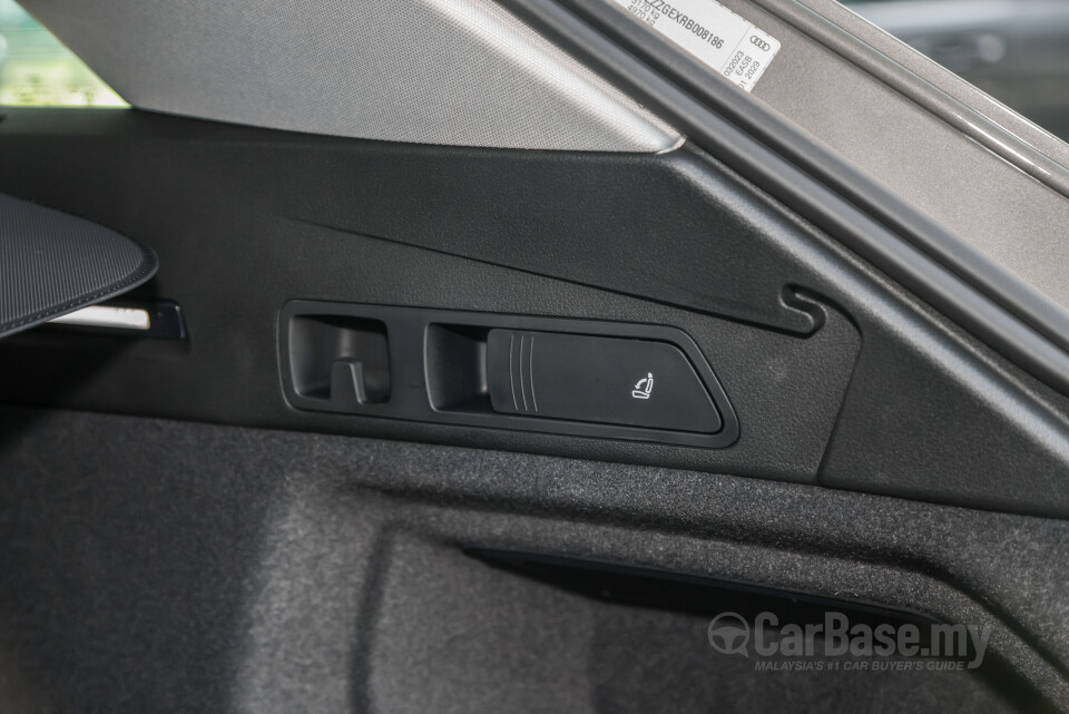 Audi Q8 e-tron Mk1 (2023) Interior