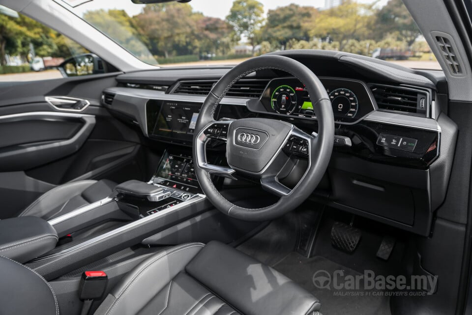 Audi Q8 e-tron Mk1 (2023) Interior
