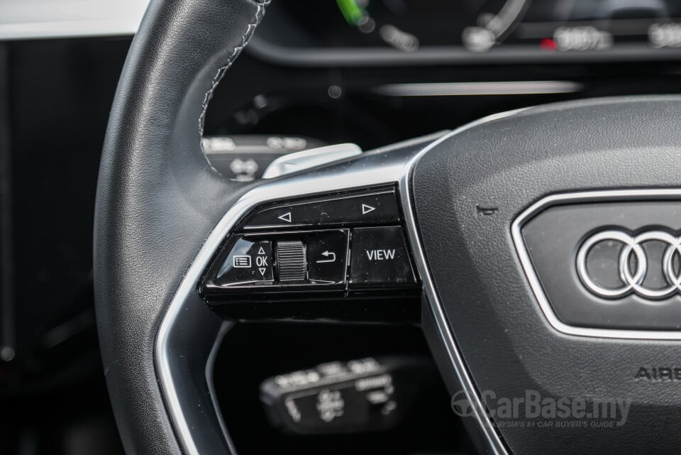 Audi Q8 e-tron Mk1 (2023) Interior
