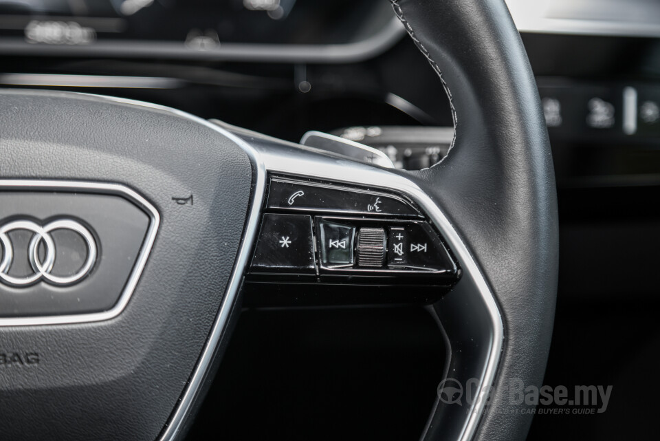 Audi Q8 e-tron Mk1 (2023) Interior