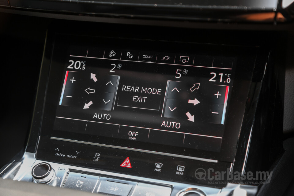 Audi Q8 e-tron Mk1 (2023) Interior