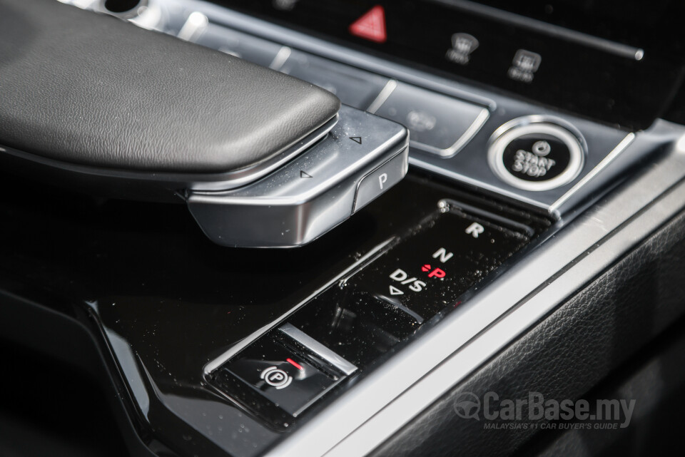Audi Q8 e-tron Mk1 (2023) Interior