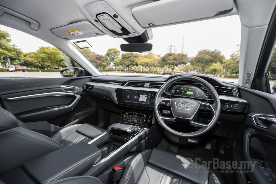 Audi Q8 e-tron Mk1 (2023) Interior