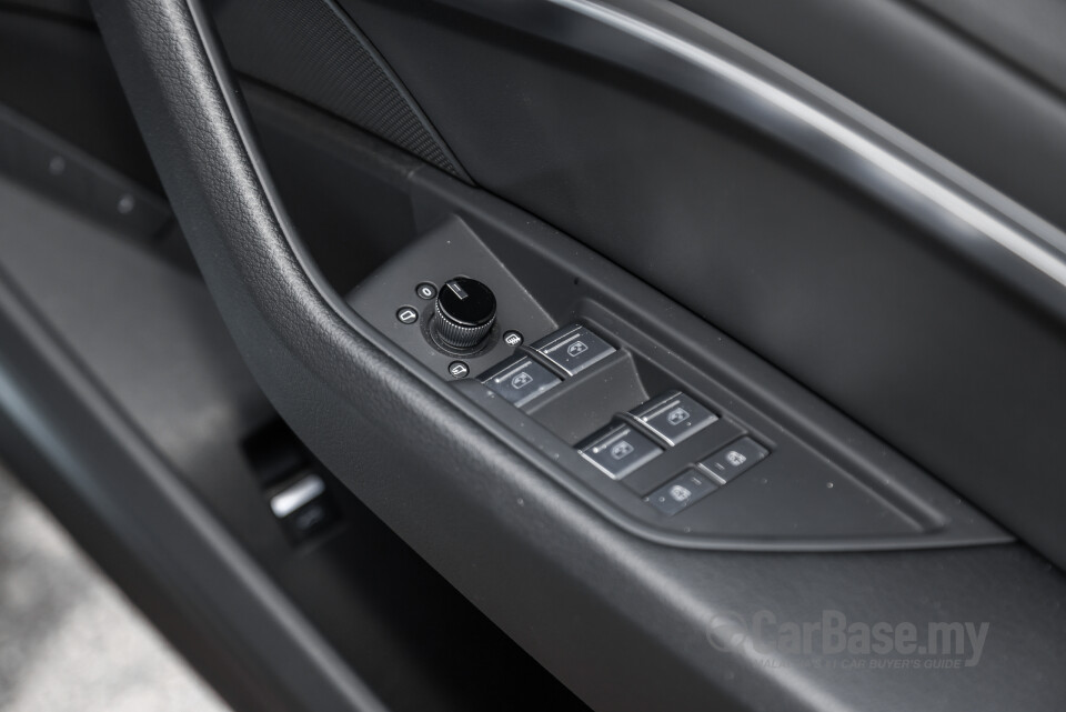 Audi Q8 e-tron Mk1 (2023) Interior