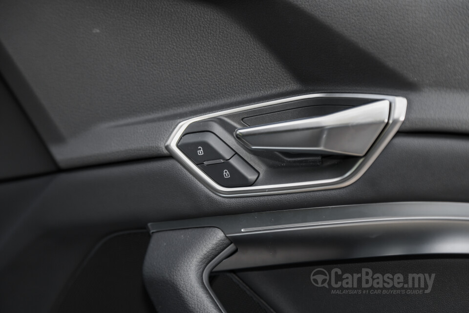 Audi Q8 e-tron Mk1 (2023) Interior