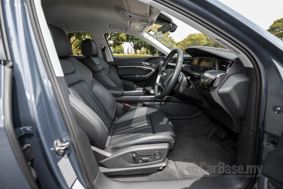 Audi Q8 e-tron Mk1 (2023) Interior