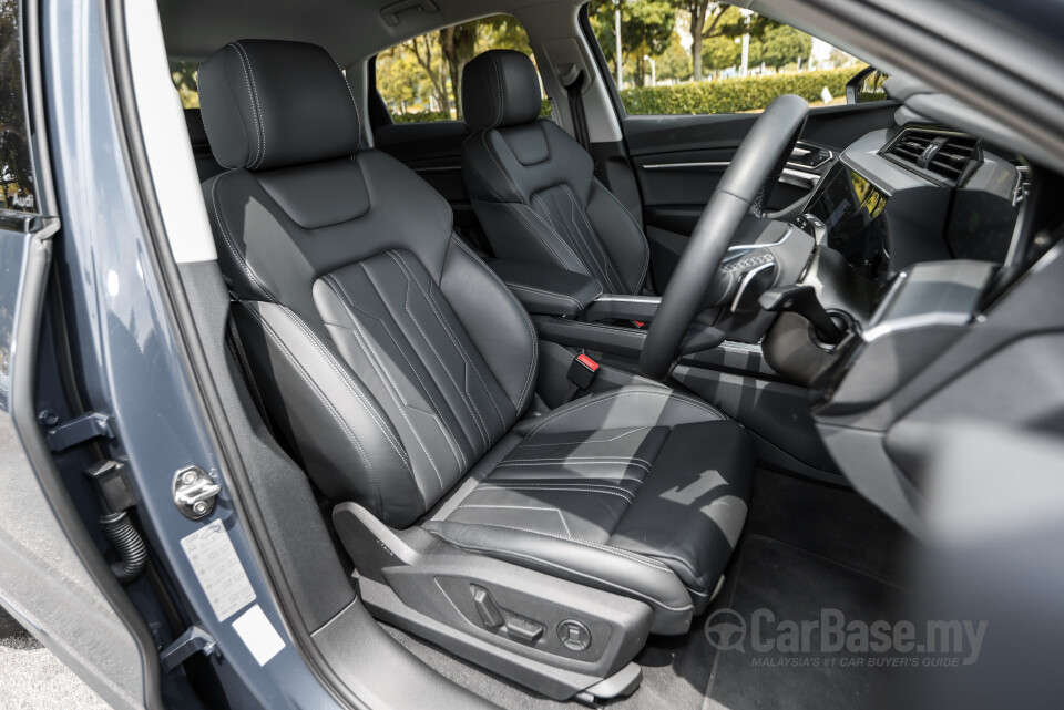 Audi Q8 e-tron Mk1 (2023) Interior
