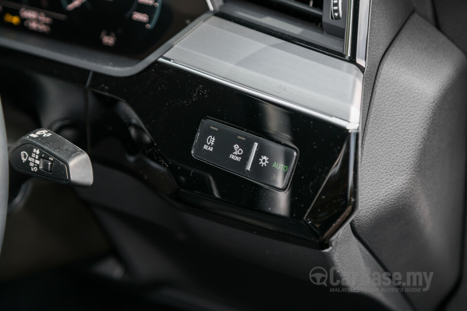 Audi Q8 e-tron Mk1 (2023) Interior