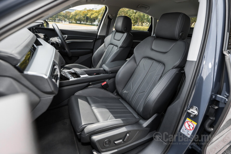 Audi Q8 e-tron Mk1 (2023) Interior