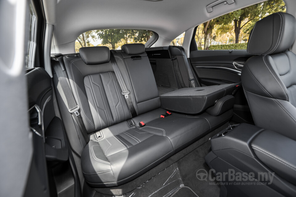 Audi Q8 e-tron Mk1 (2023) Interior