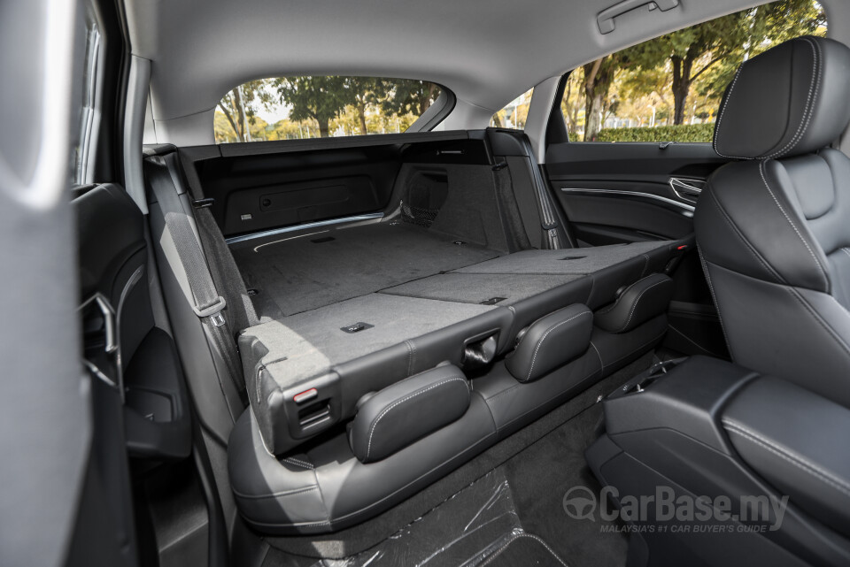 Audi Q8 e-tron Mk1 (2023) Interior