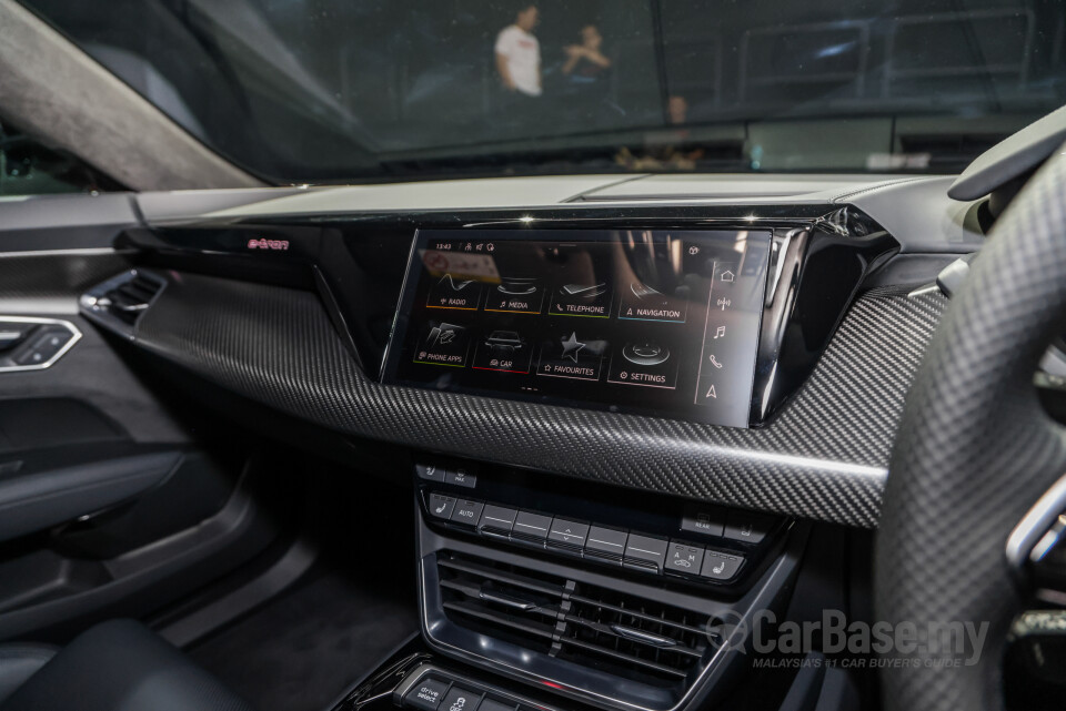 Audi e-tron GT Mk1 (2023) Interior