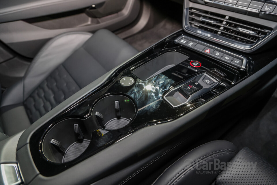 Audi e-tron GT Mk1 (2023) Interior