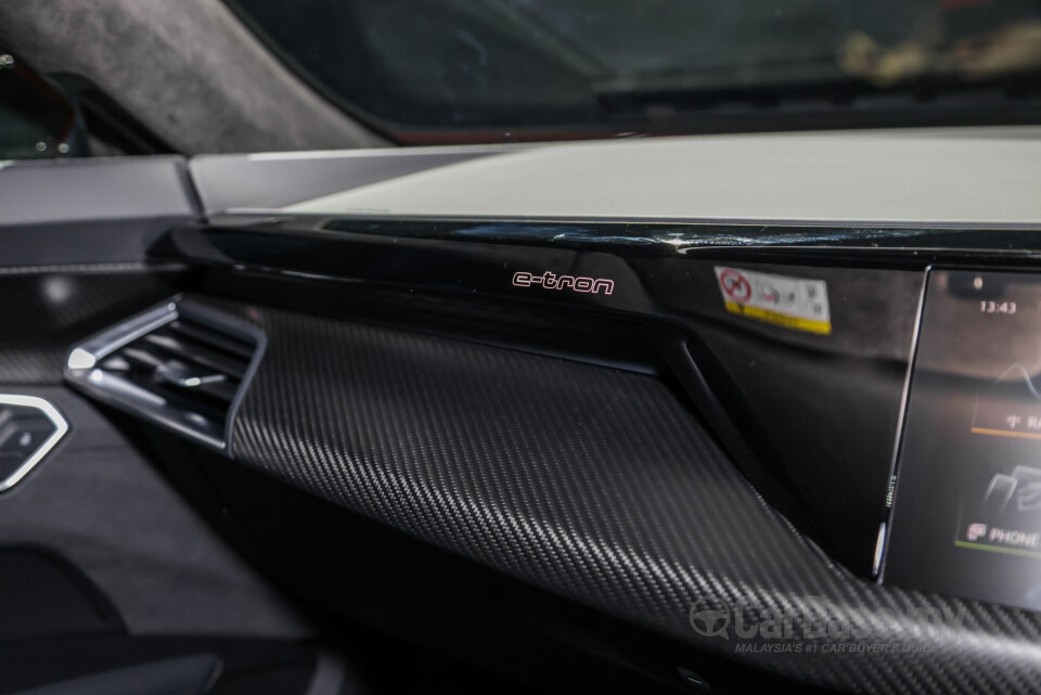 Audi e-tron GT Mk1 (2023) Interior