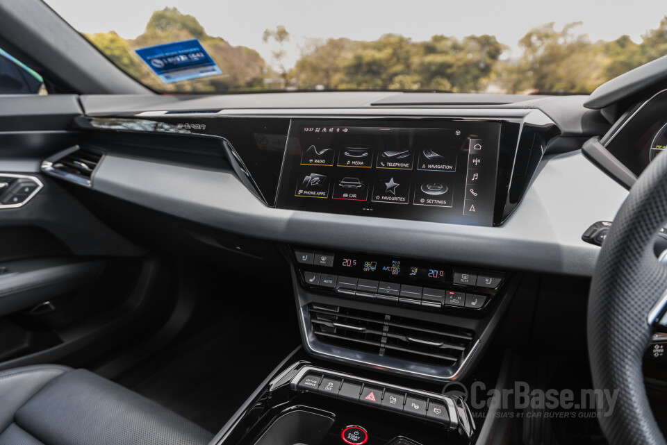 Audi e-tron GT Mk1 (2023) Interior