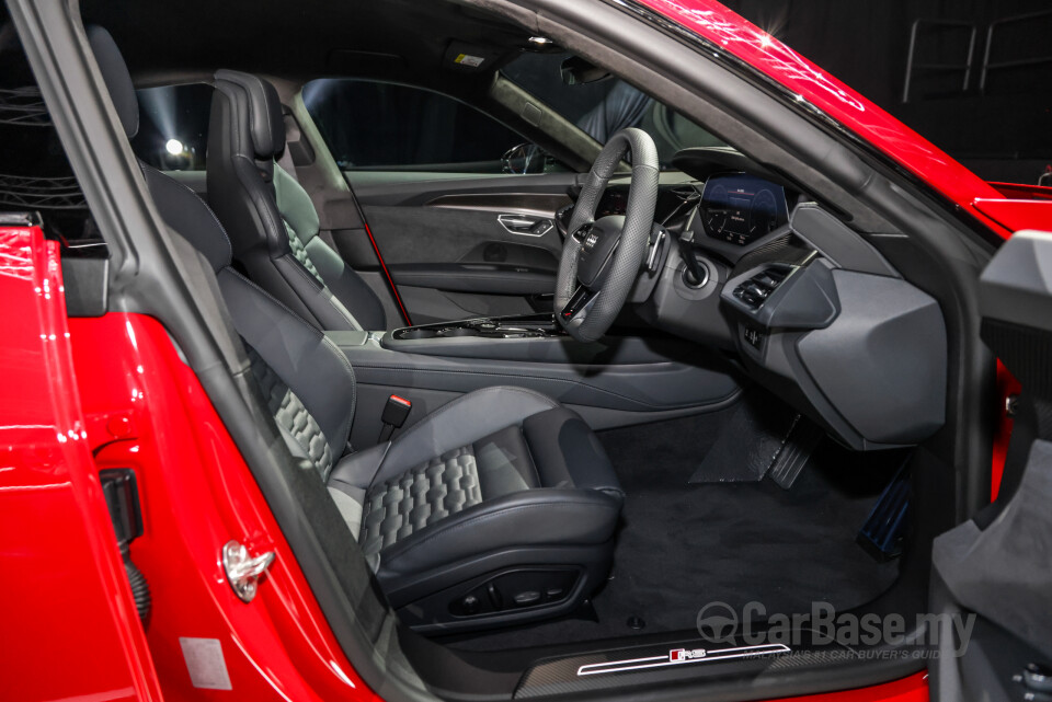 Audi e-tron GT Mk1 (2023) Interior
