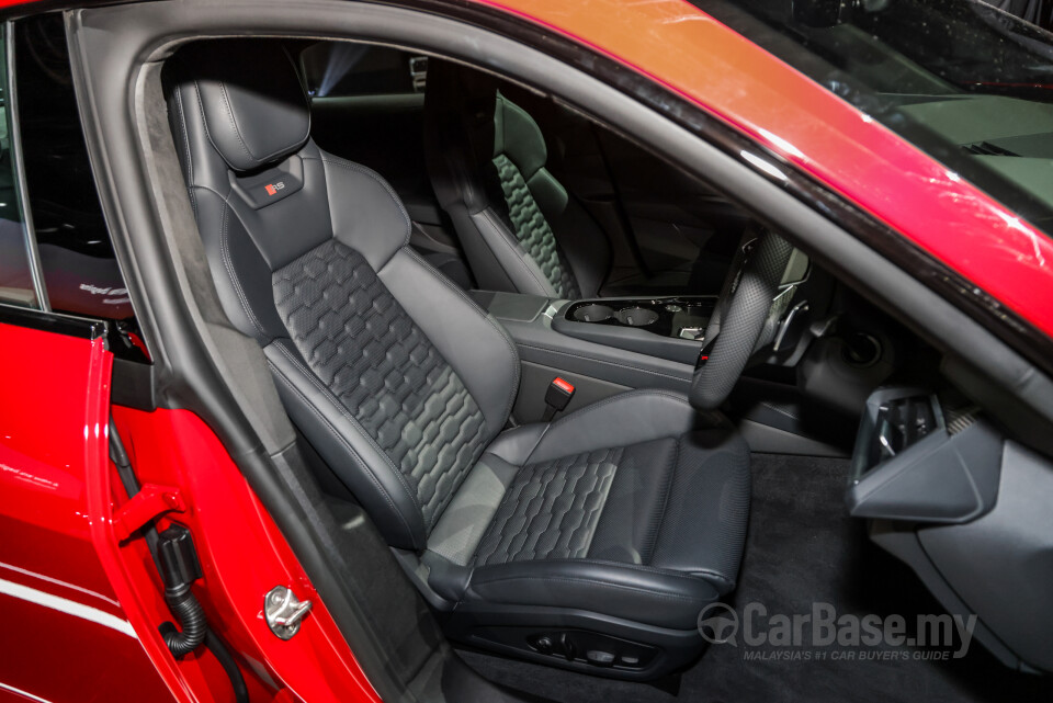 Audi e-tron GT Mk1 (2023) Interior