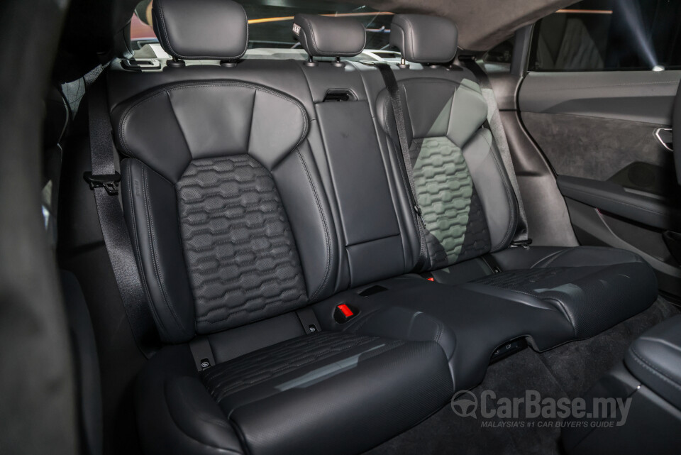 Audi e-tron GT Mk1 (2023) Interior