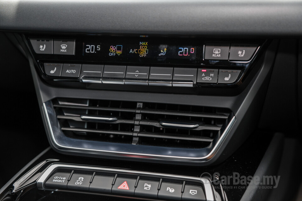Audi e-tron GT Mk1 (2023) Interior