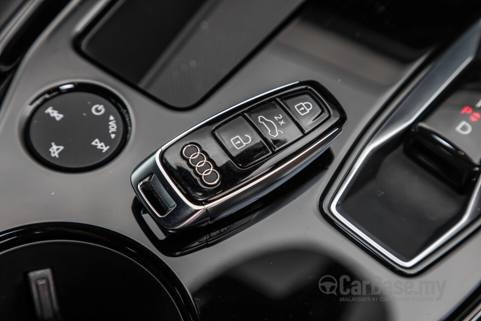 Audi e-tron GT Mk1 (2023) Interior