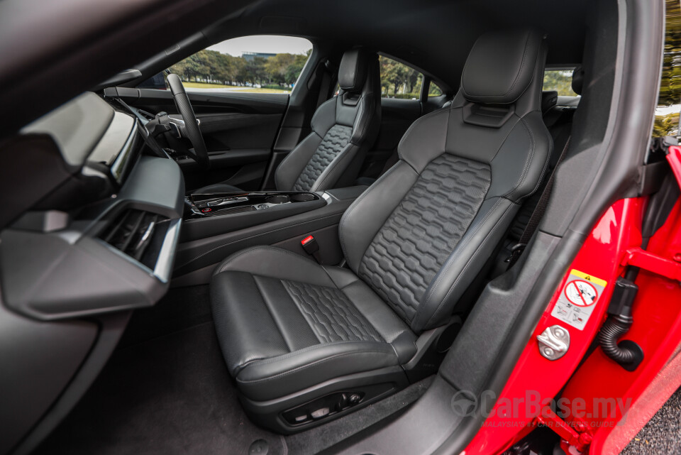 Audi e-tron GT Mk1 (2023) Interior