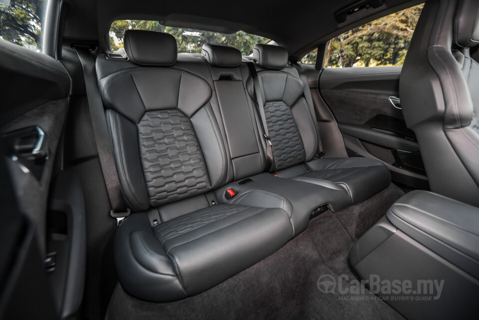 Audi e-tron GT Mk1 (2023) Interior