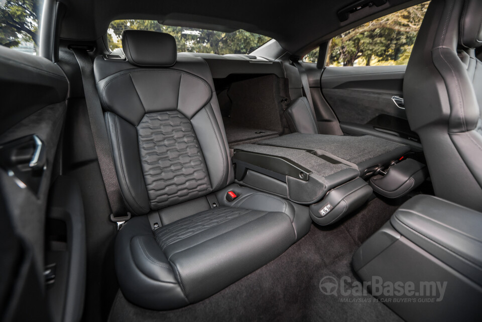 Audi e-tron GT Mk1 (2023) Interior