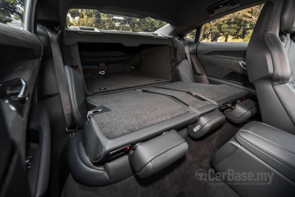 Audi e-tron GT Mk1 (2023) Interior