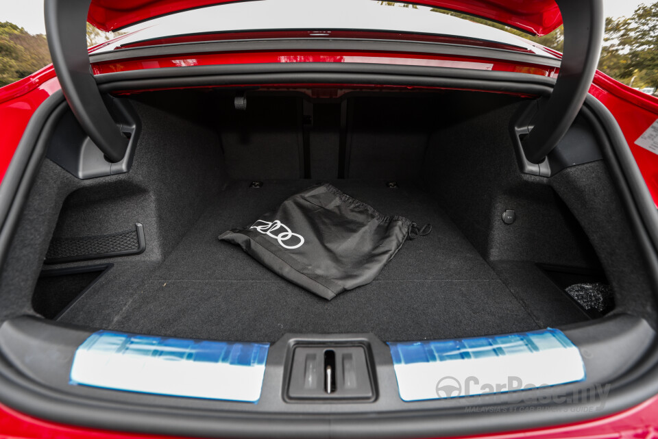 Audi e-tron GT Mk1 (2023) Interior