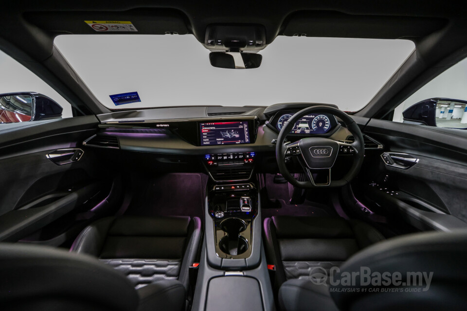 Audi e-tron GT Mk1 (2023) Interior