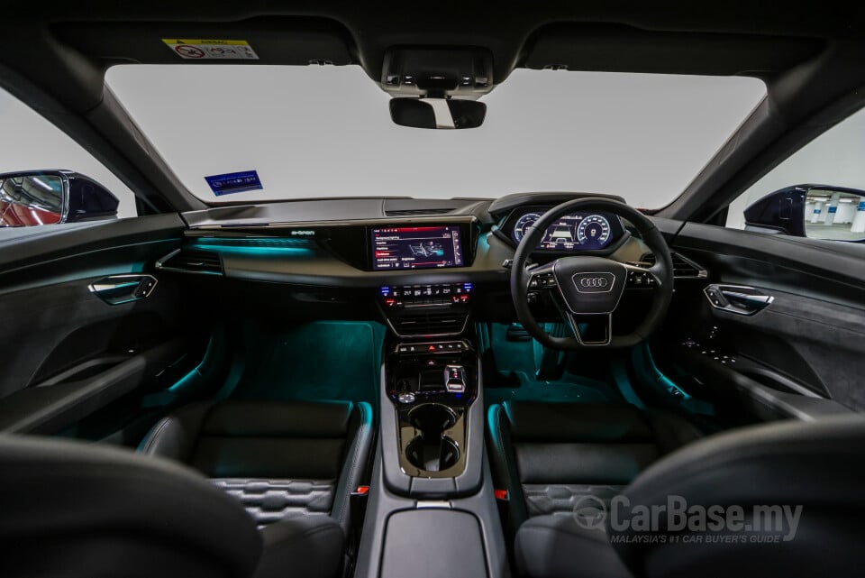 Audi e-tron GT Mk1 (2023) Interior