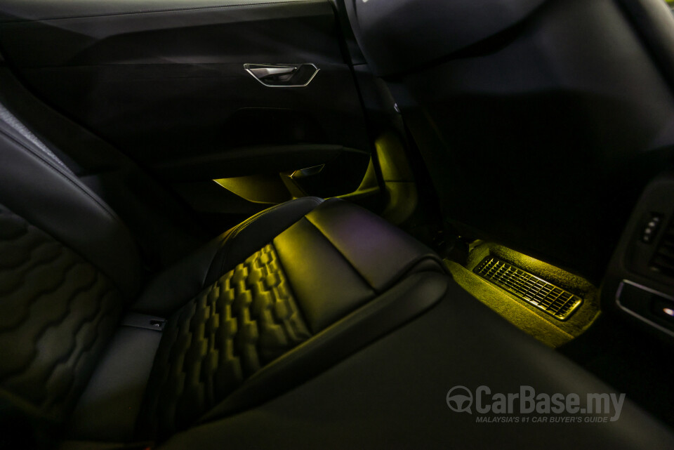 Audi e-tron GT Mk1 (2023) Interior