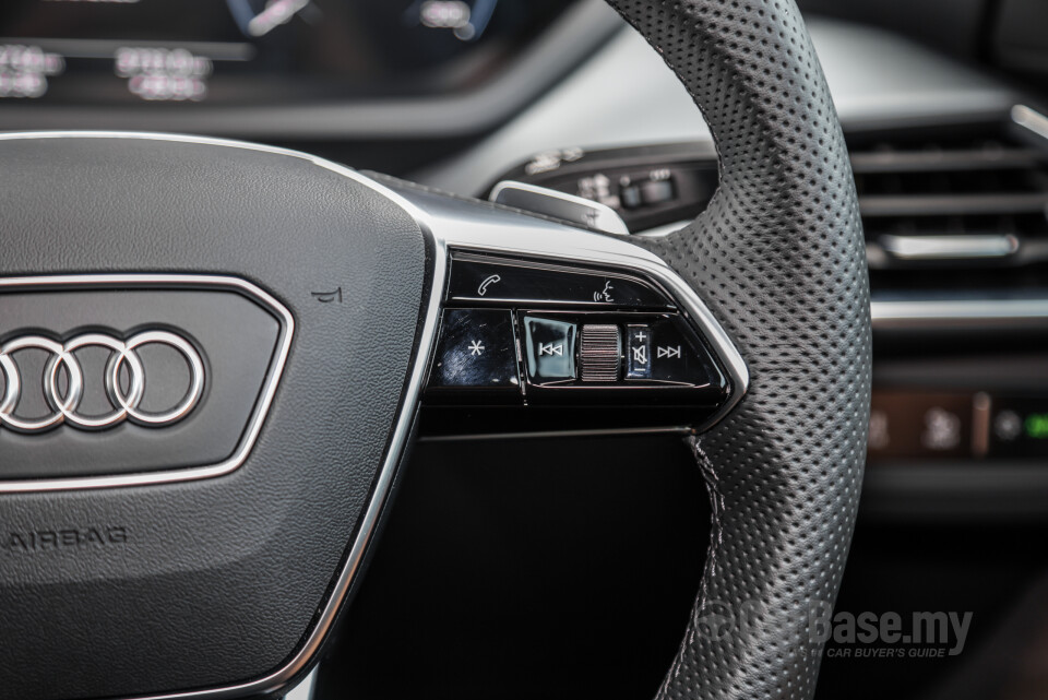 Audi e-tron GT Mk1 (2023) Interior