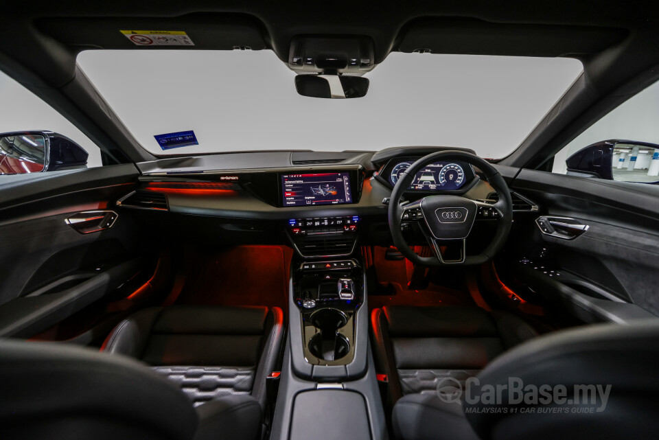 Audi e-tron GT Mk1 (2023) Interior